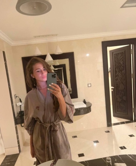 Meci̇di̇ye Escort Hande